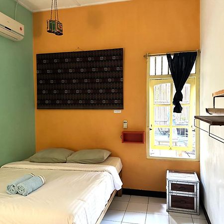 Viavia Guesthouse Yogyakarta Esterno foto