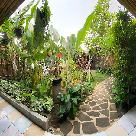 Viavia Guesthouse Yogyakarta Esterno foto