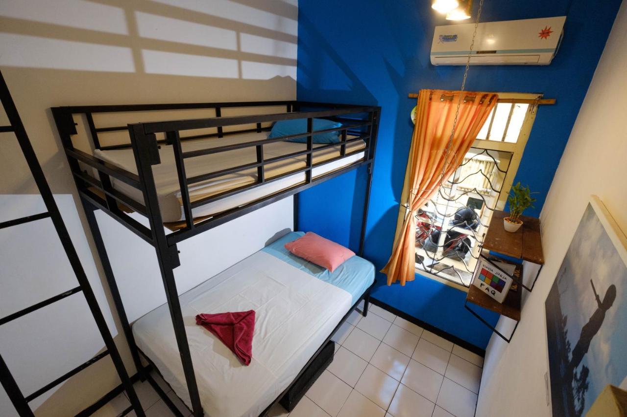 Viavia Guesthouse Yogyakarta Esterno foto