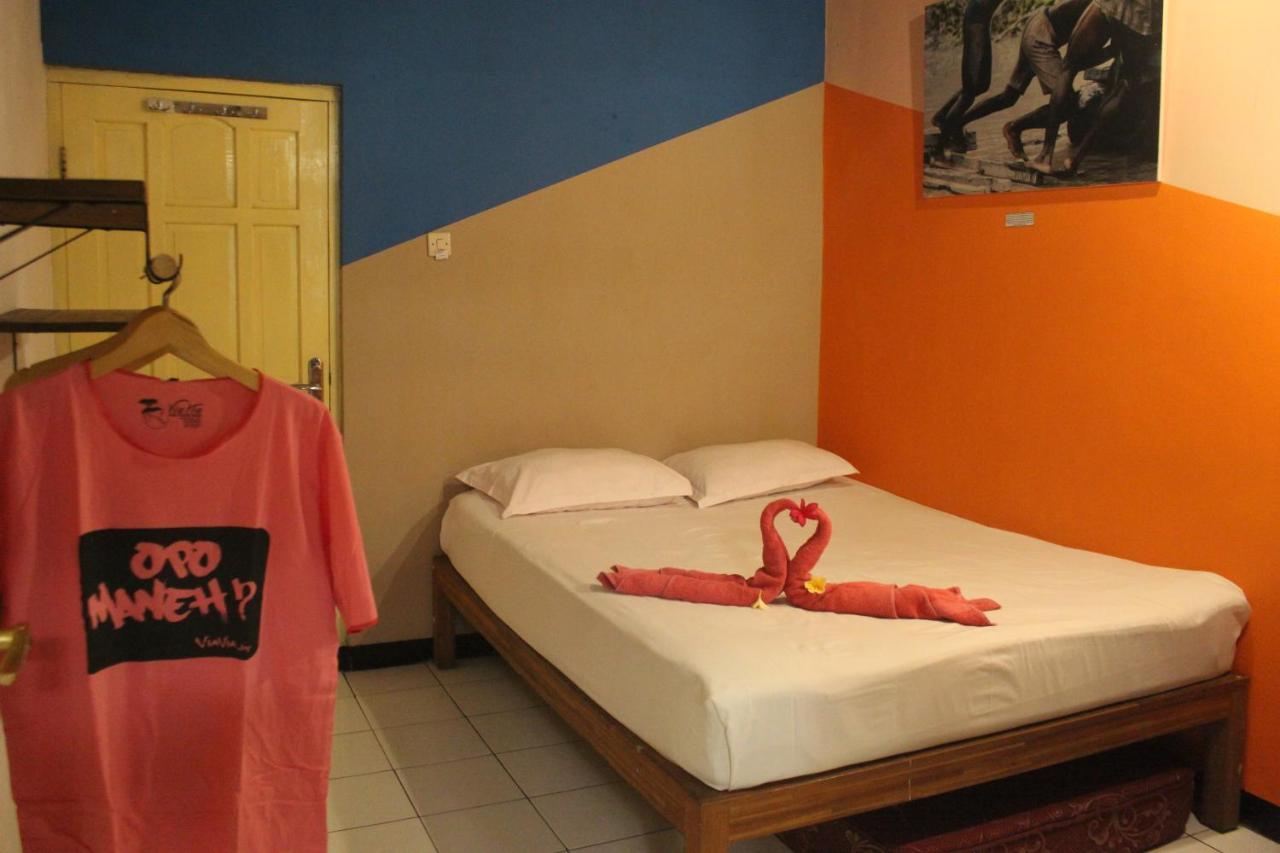 Viavia Guesthouse Yogyakarta Esterno foto
