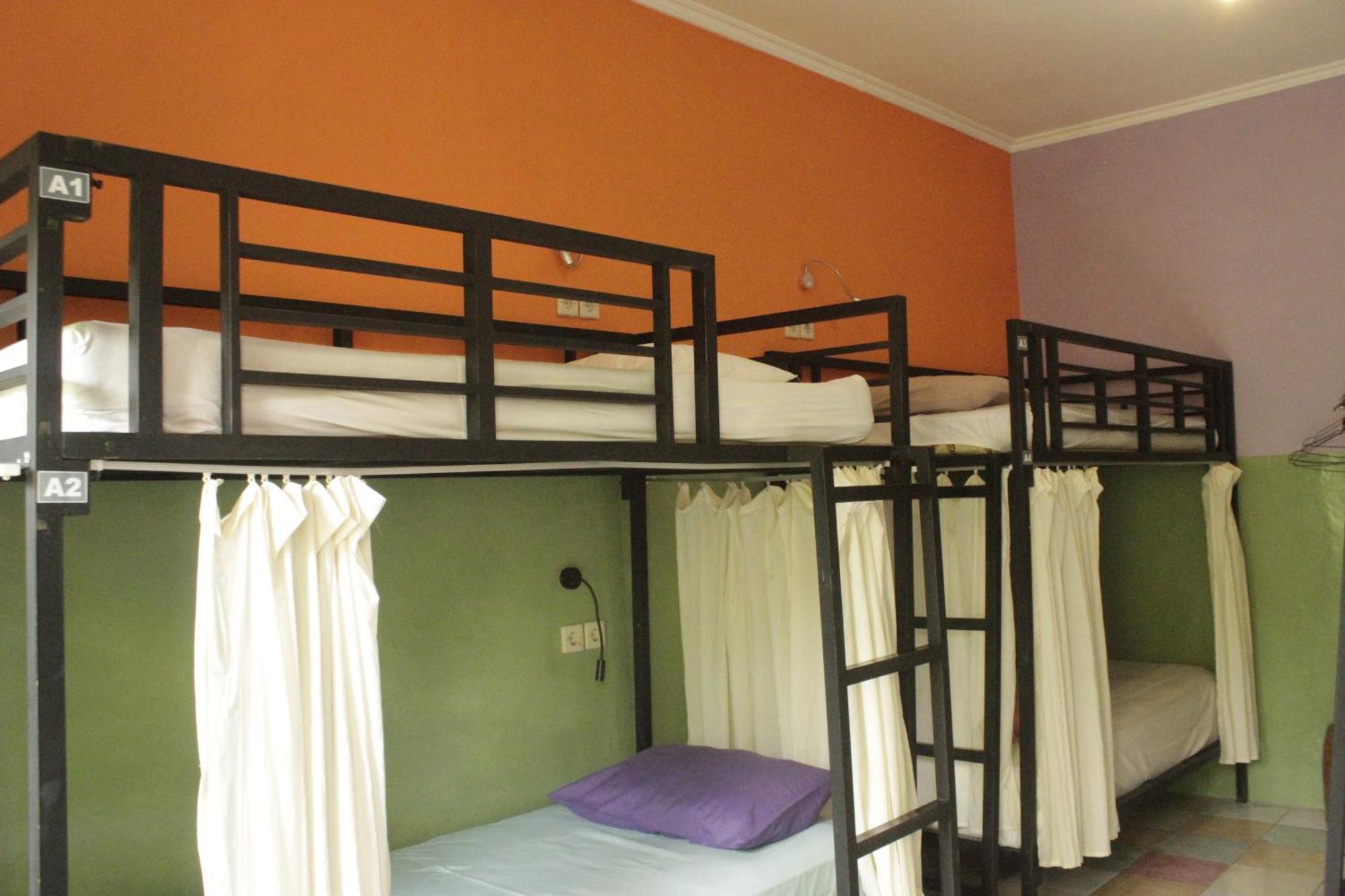Viavia Guesthouse Yogyakarta Esterno foto