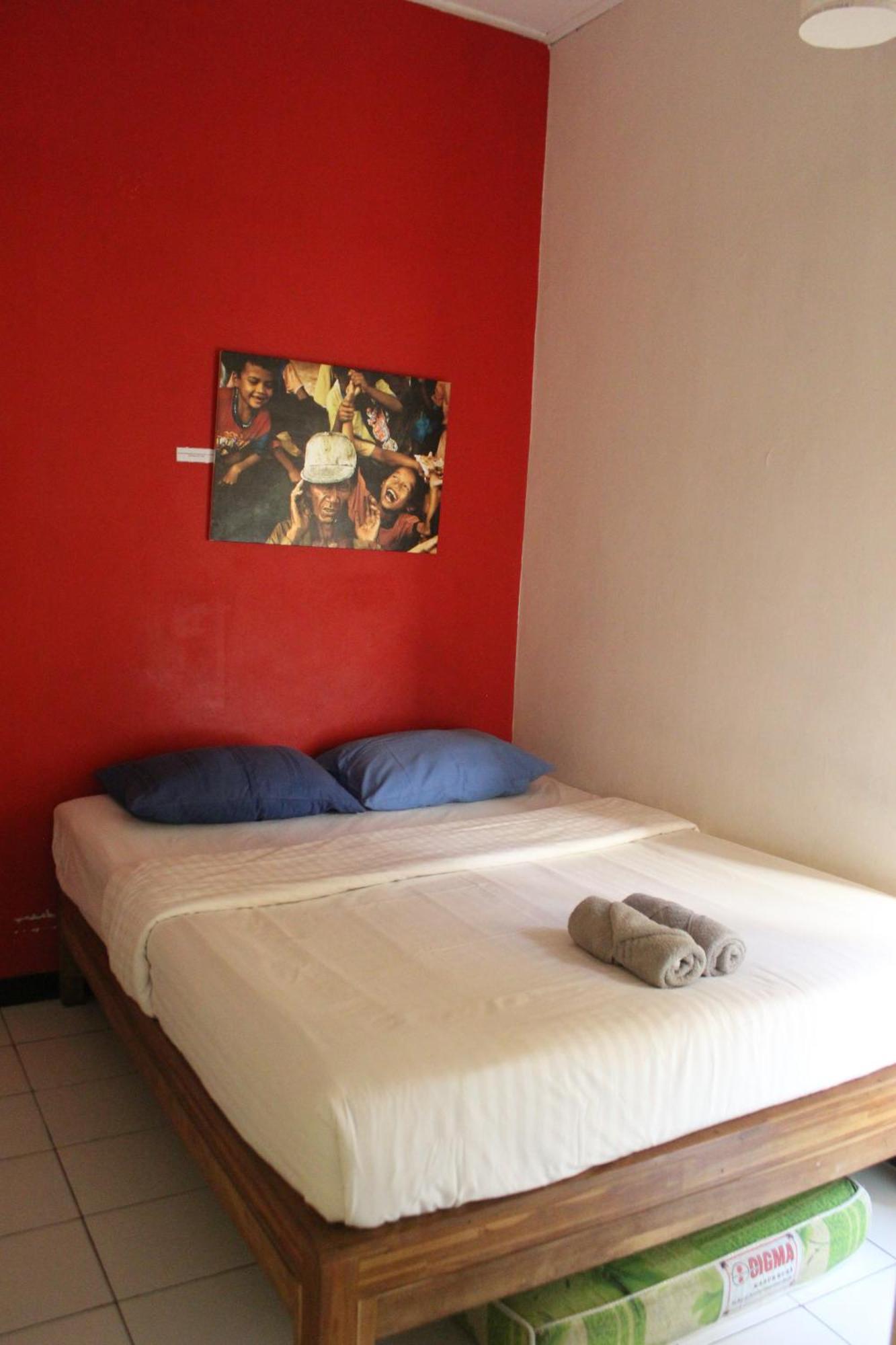 Viavia Guesthouse Yogyakarta Esterno foto