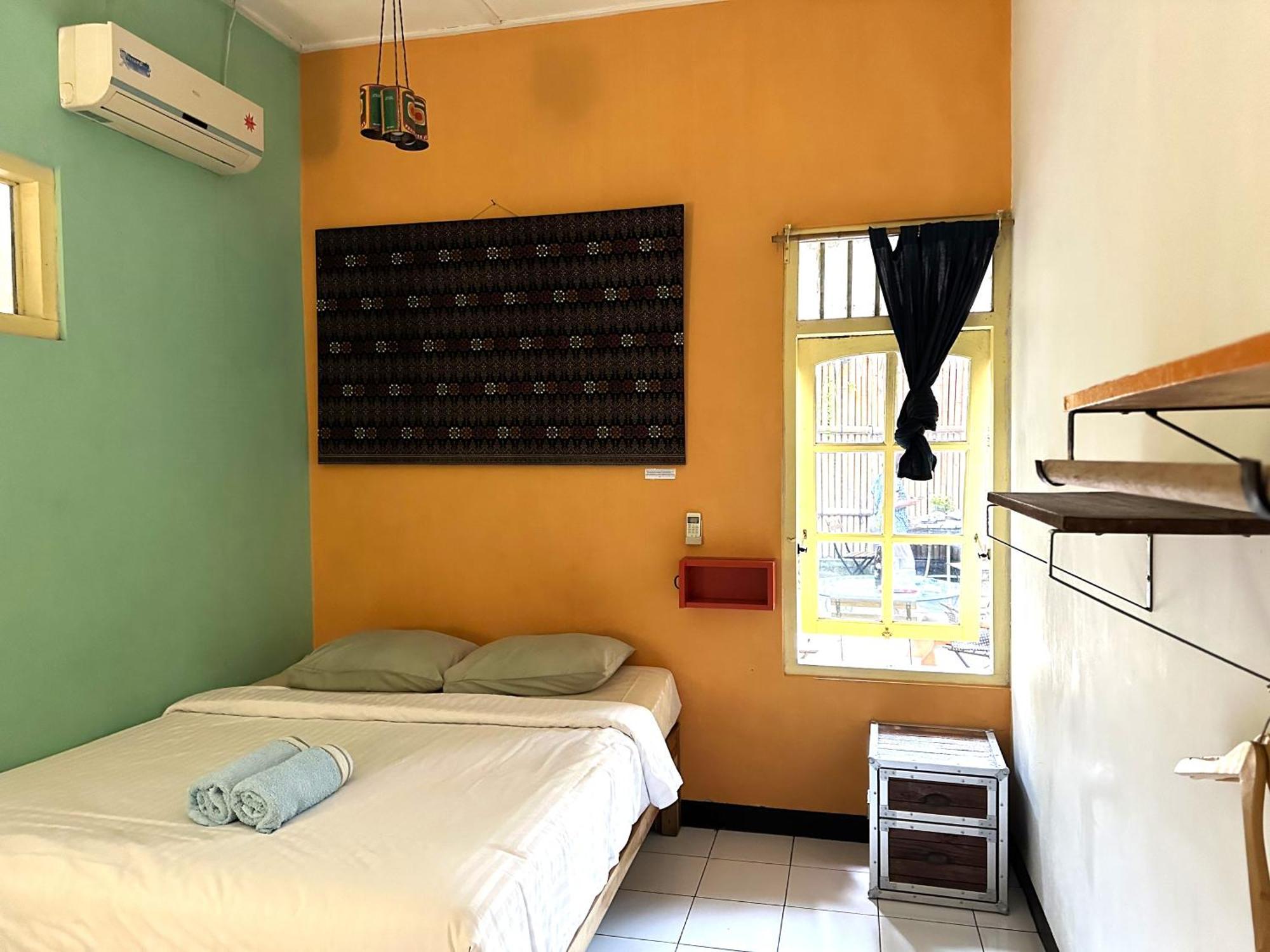 Viavia Guesthouse Yogyakarta Esterno foto
