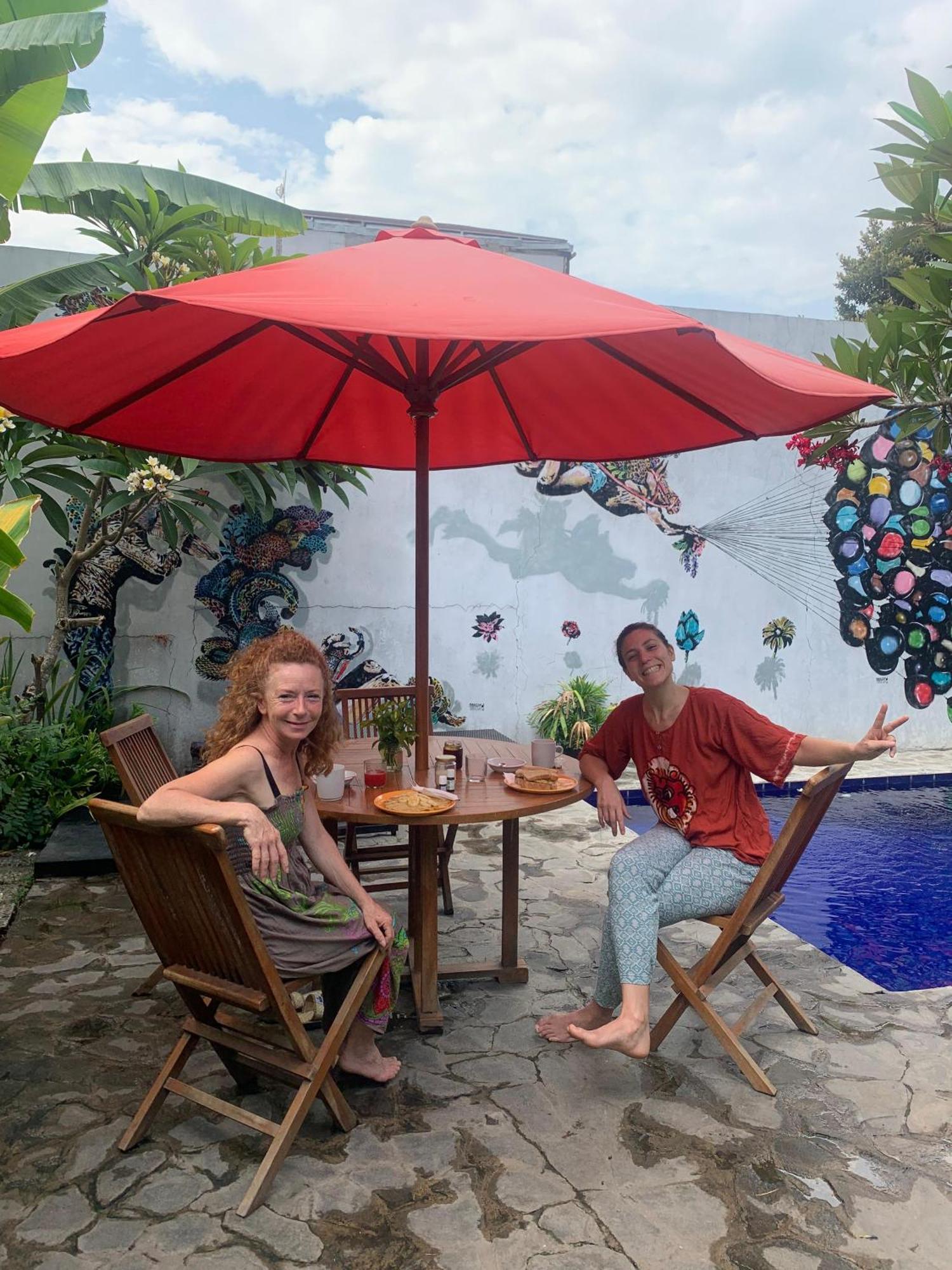 Viavia Guesthouse Yogyakarta Esterno foto