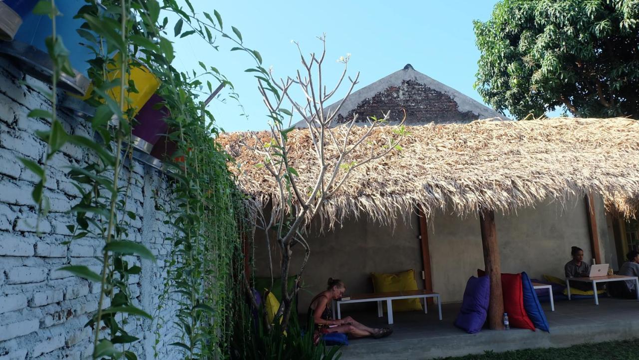 Viavia Guesthouse Yogyakarta Esterno foto